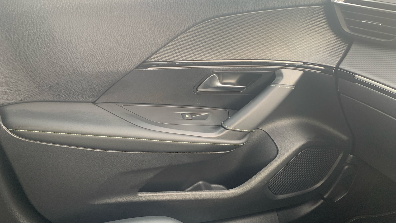 Used Peugeot 2008 2022 for sale - 76621444: Photo 41