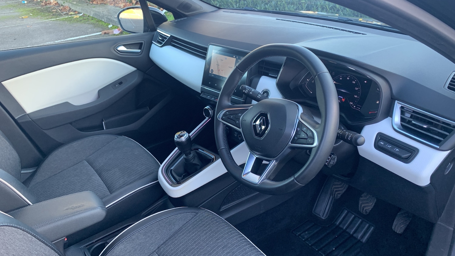 Used Renault Clio 2021 for sale - 76744085: Photo 11