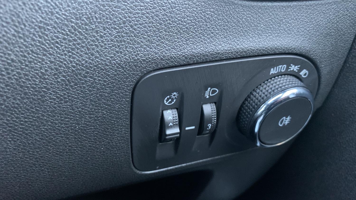 Used Vauxhall Crossland 2022 for sale - 76887909: Photo 32