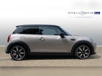 Used MINI Hatch 2024 for sale - 75811306: Photo
