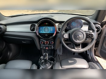 Used MINI Hatch 2024 for sale - 75811306: Photo