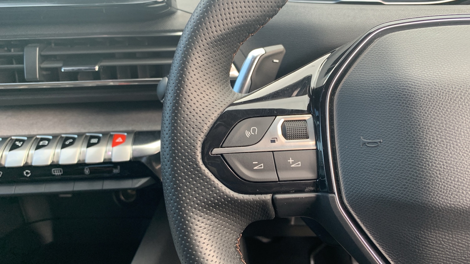 Used Peugeot 5008 2022 for sale - 76744073: Photo 23