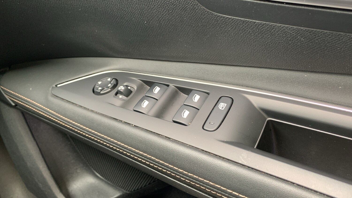 Used Peugeot 3008 2020 for sale - 75840881: Photo 22