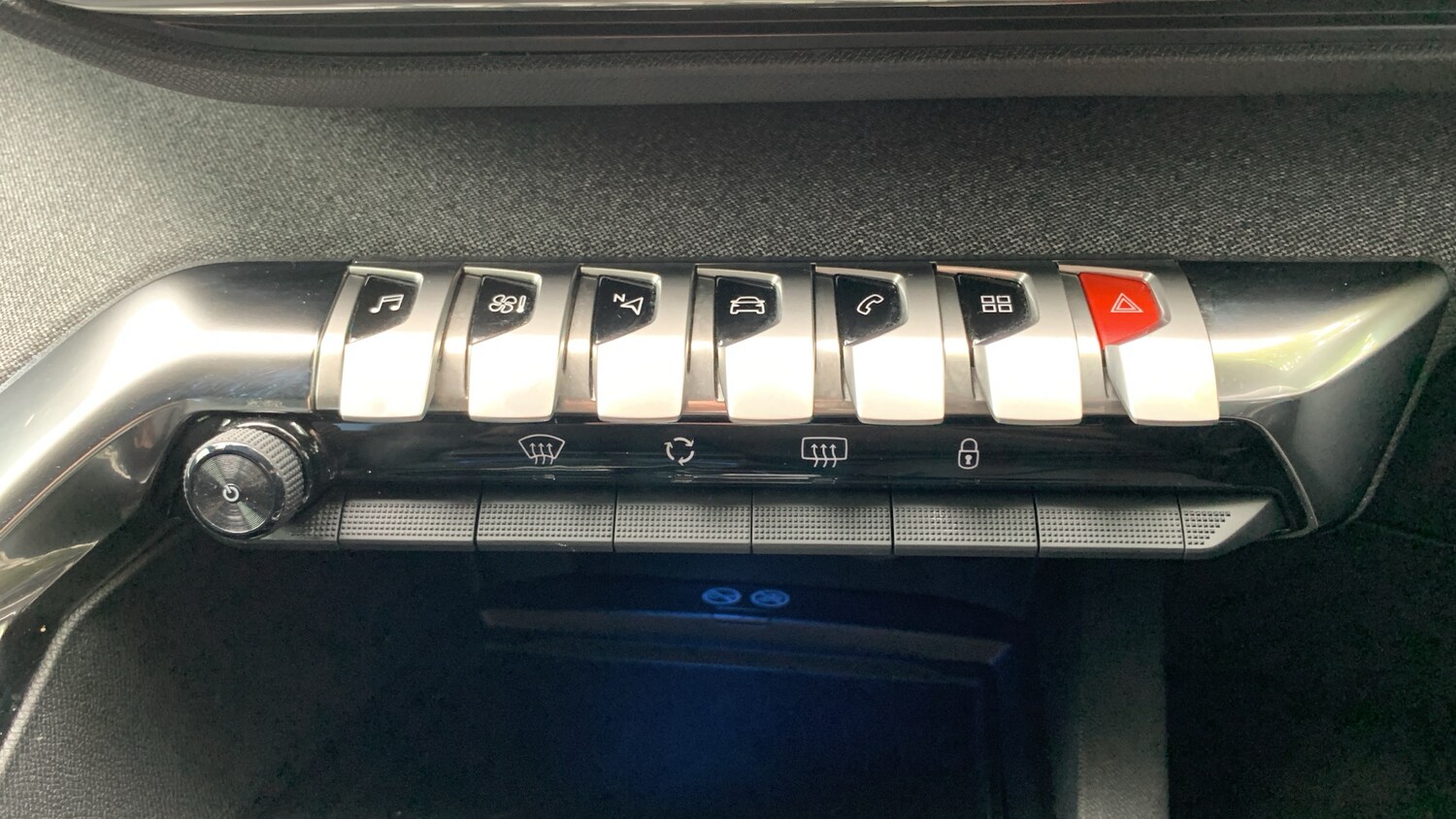 Used Peugeot 3008 2020 for sale - 75840881: Photo 29