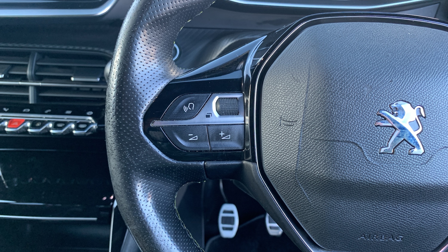 Used Peugeot 2008 2022 for sale - 76772618: Photo 24