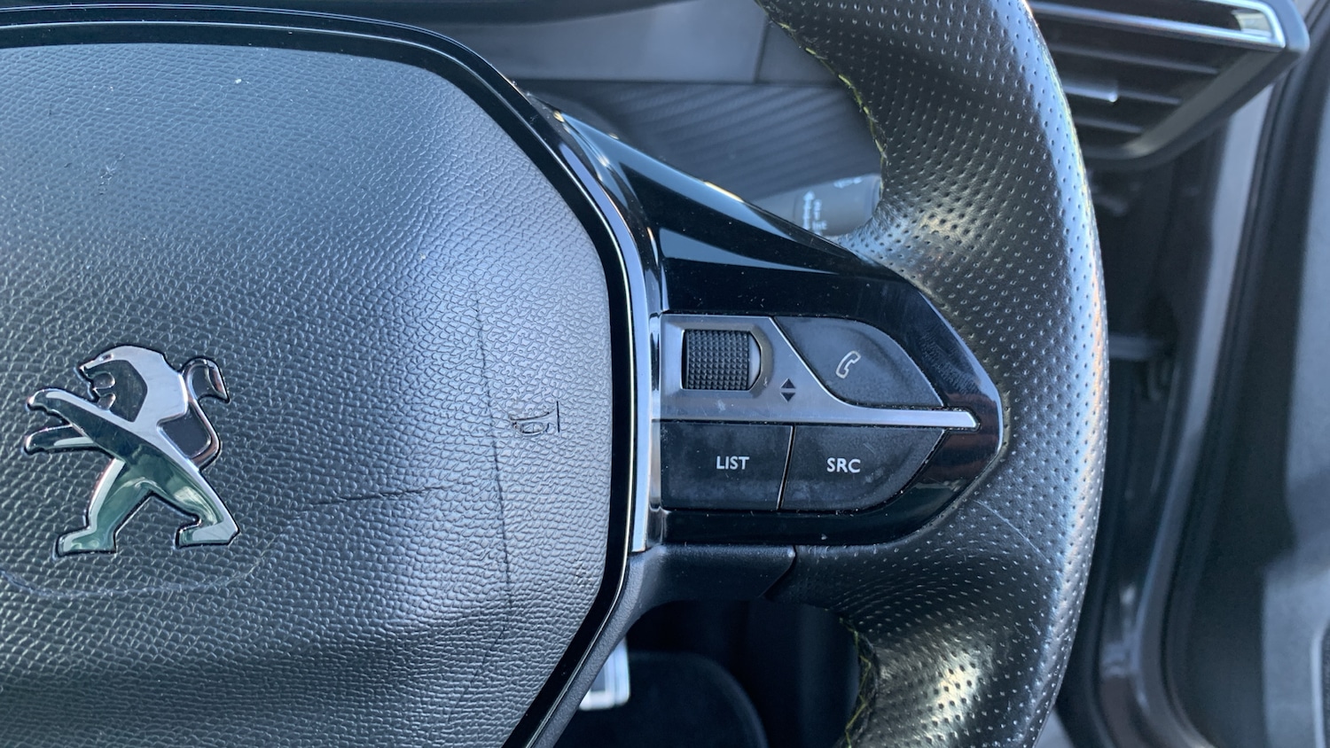 Used Peugeot 2008 2022 for sale - 76772618: Photo 25