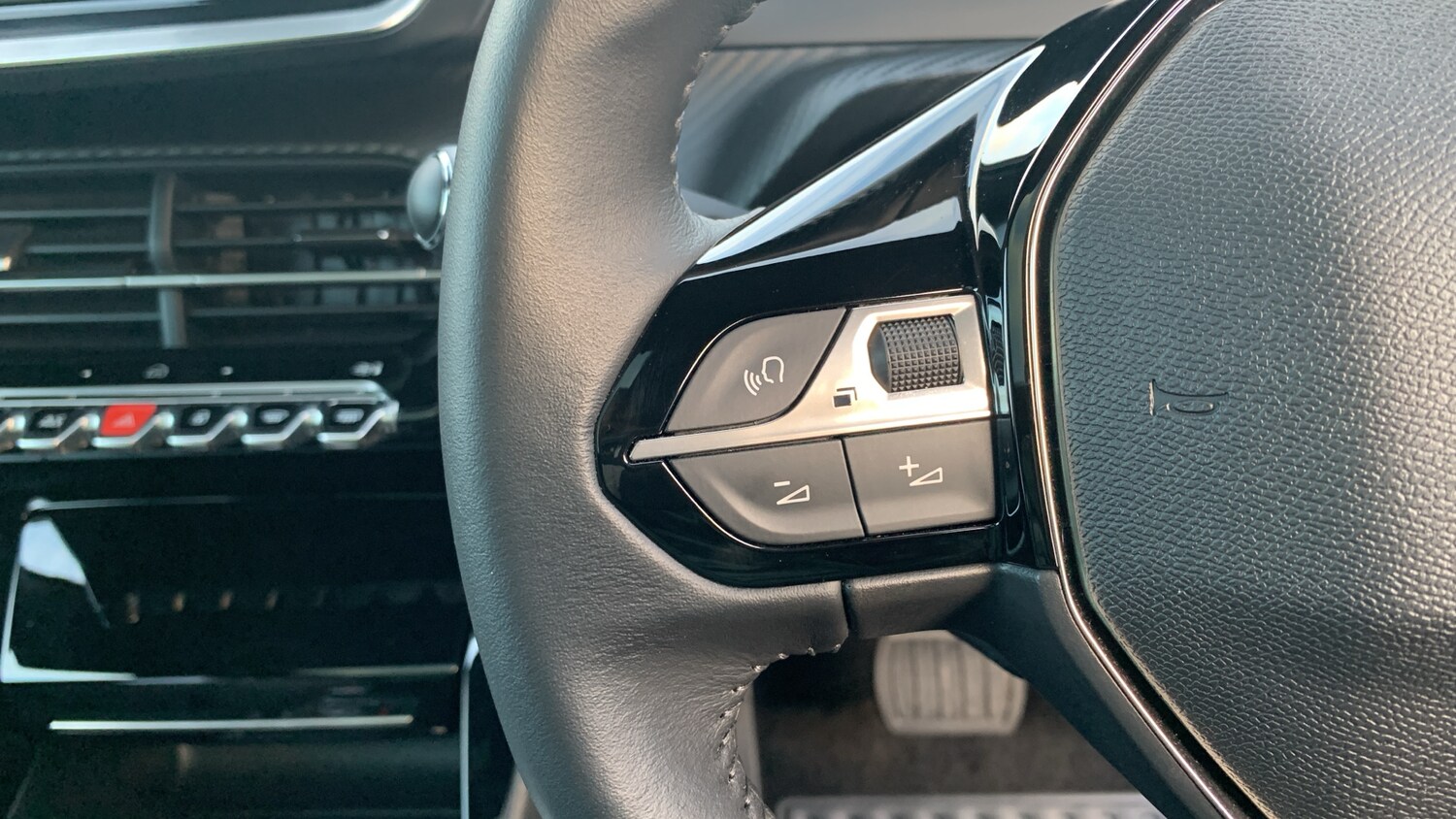 Used Peugeot 2008 2024 for sale - 77163963: Photo 23