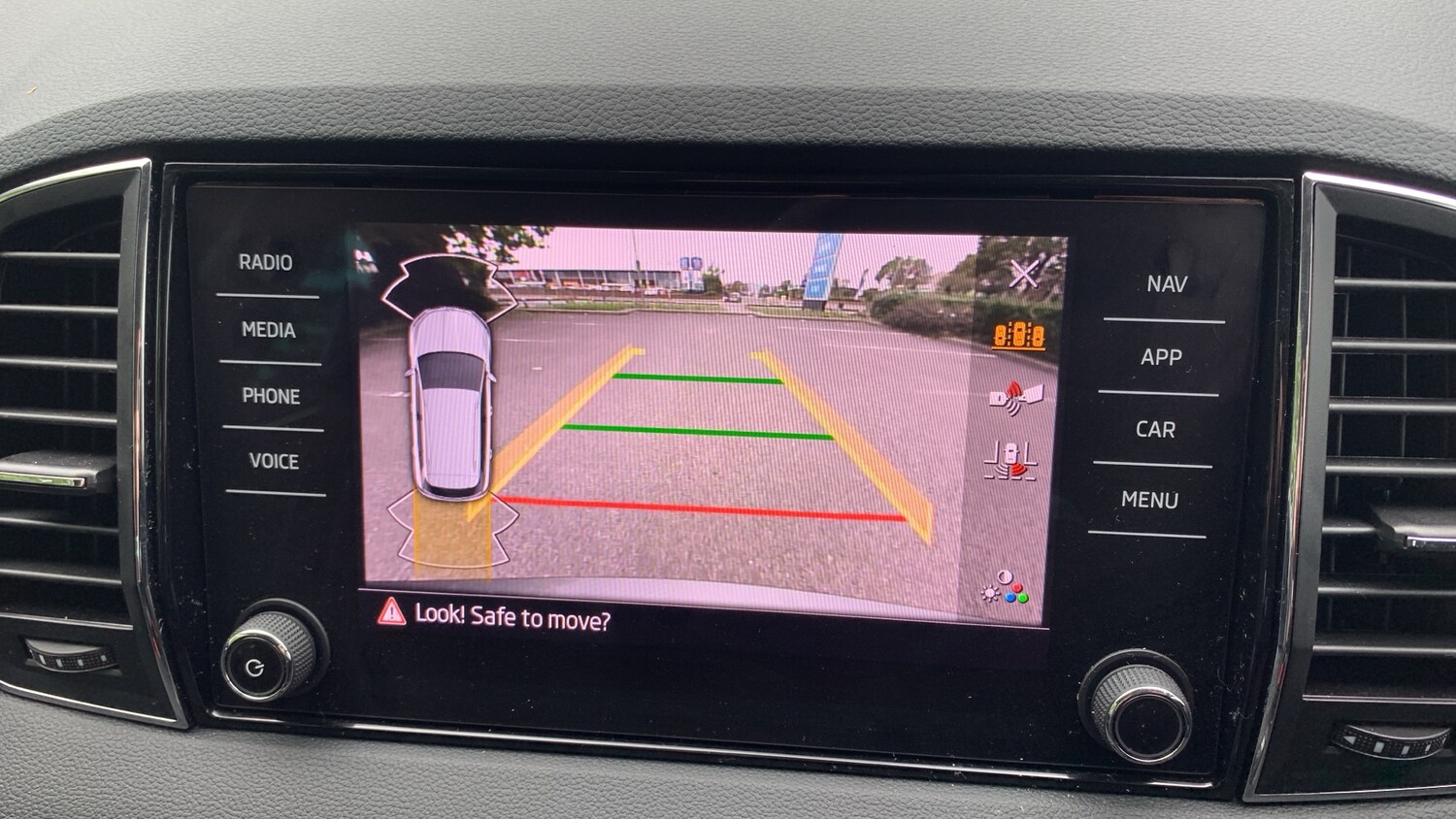 Used Skoda Karoq 2024 for sale - 76190380: Photo 30