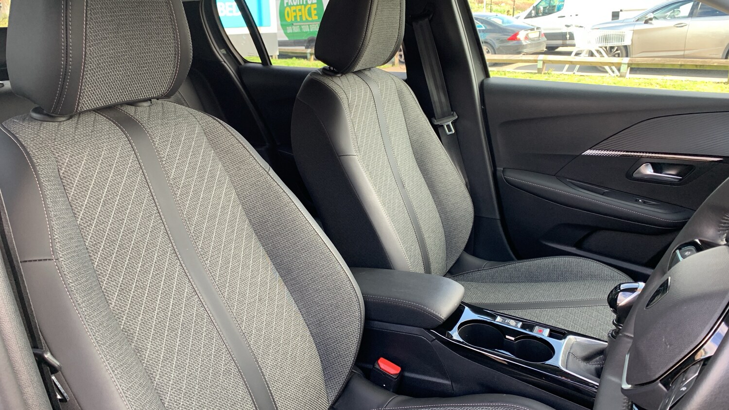 Used Peugeot 208 2024 for sale - 77840588: Photo 39