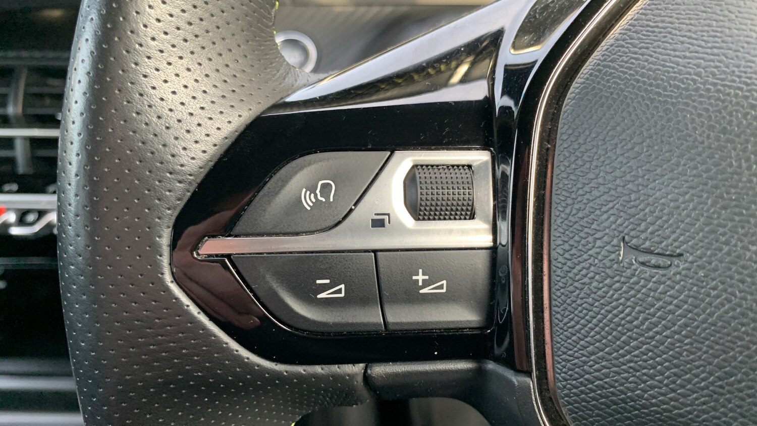 Used Peugeot 2008 2022 for sale - 76458466: Photo 23