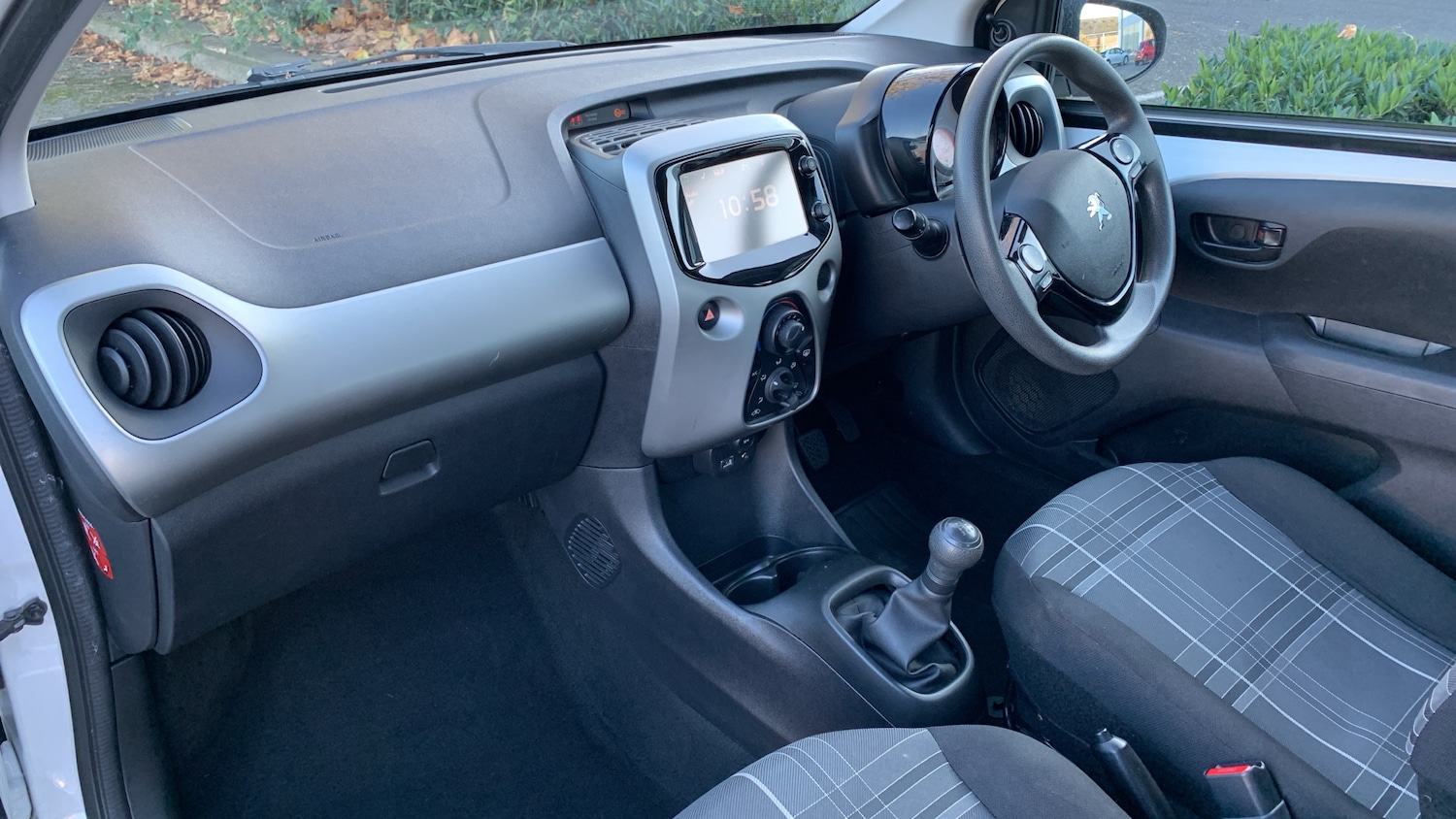 Used Peugeot 108 2017 for sale - 76667809: Photo 12