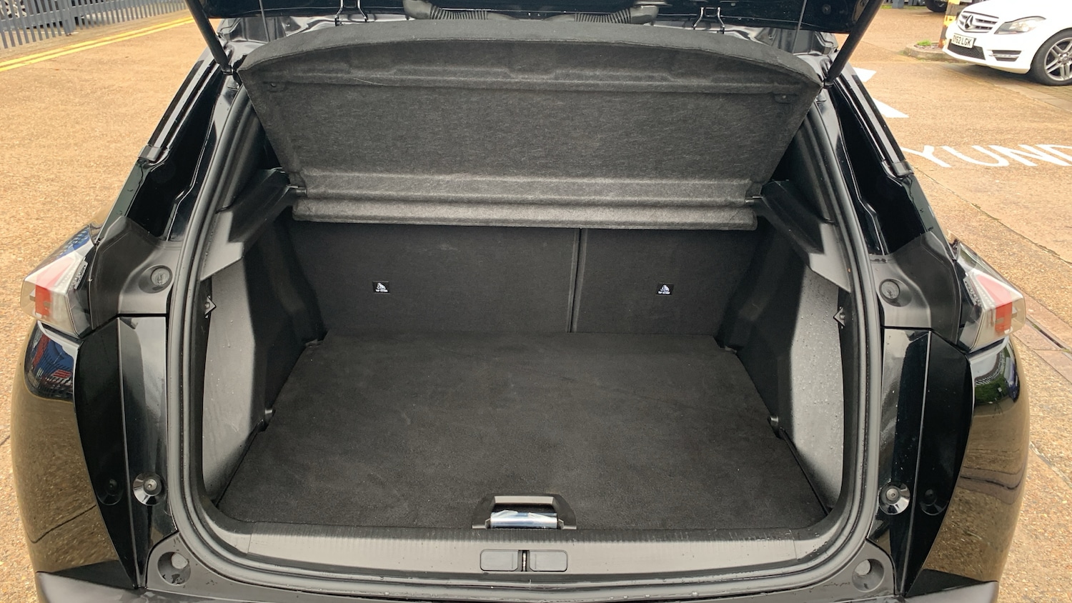 Used Peugeot 2008 2022 for sale - 76744084: Photo 19