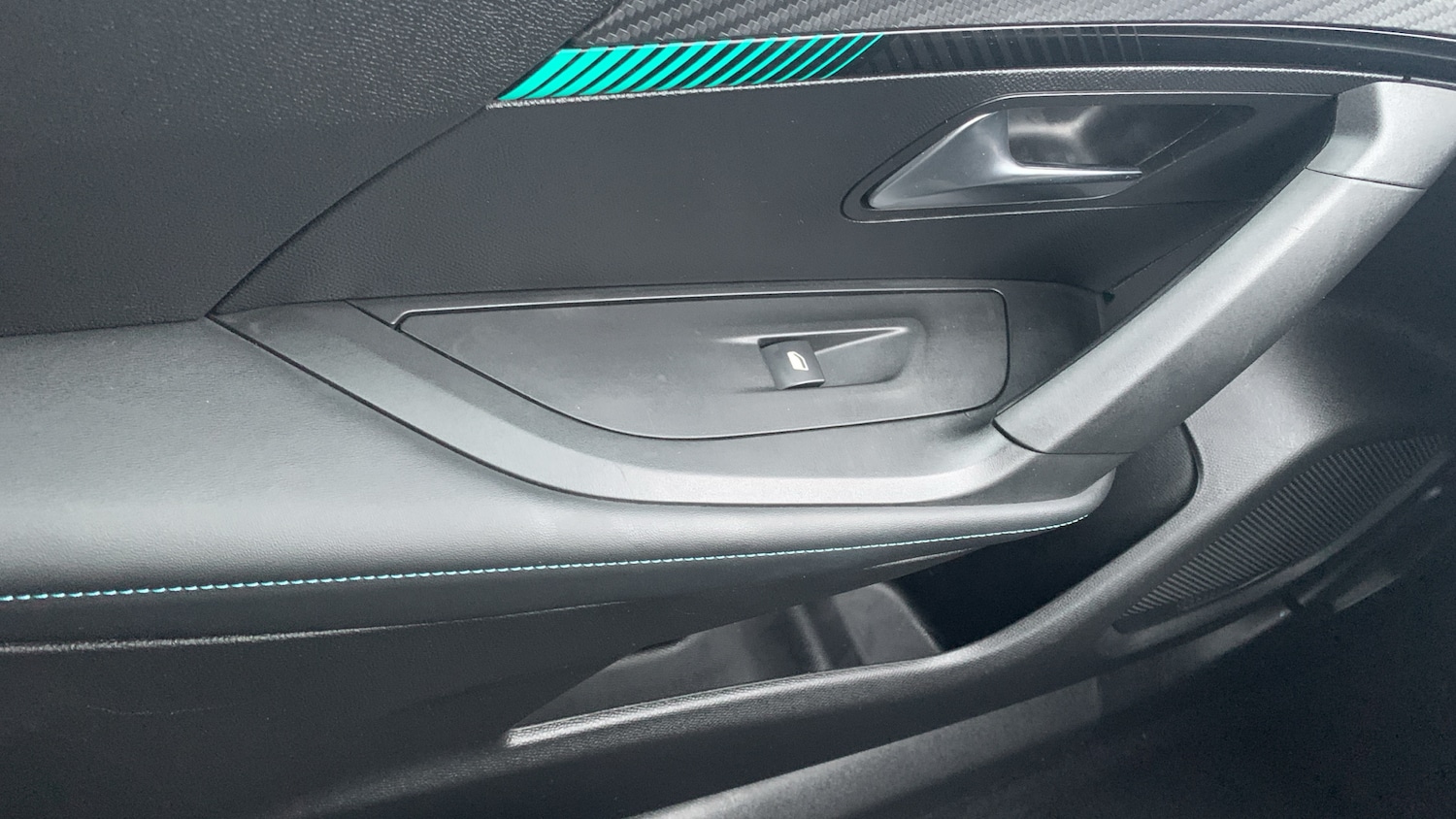 Used Peugeot 2008 2022 for sale - 76744084: Photo 36