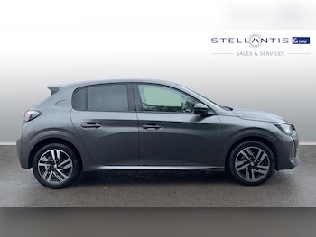 Used Peugeot 208 2023 for sale - 76086049: Photo 2