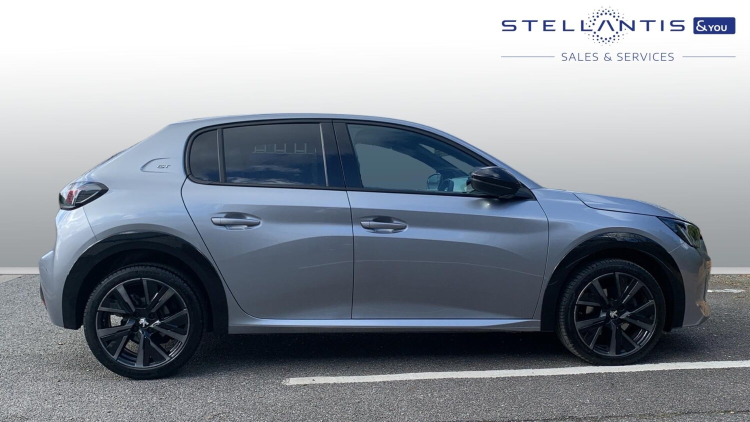 Used Peugeot 208 2023 for sale - 78048812: Photo 2