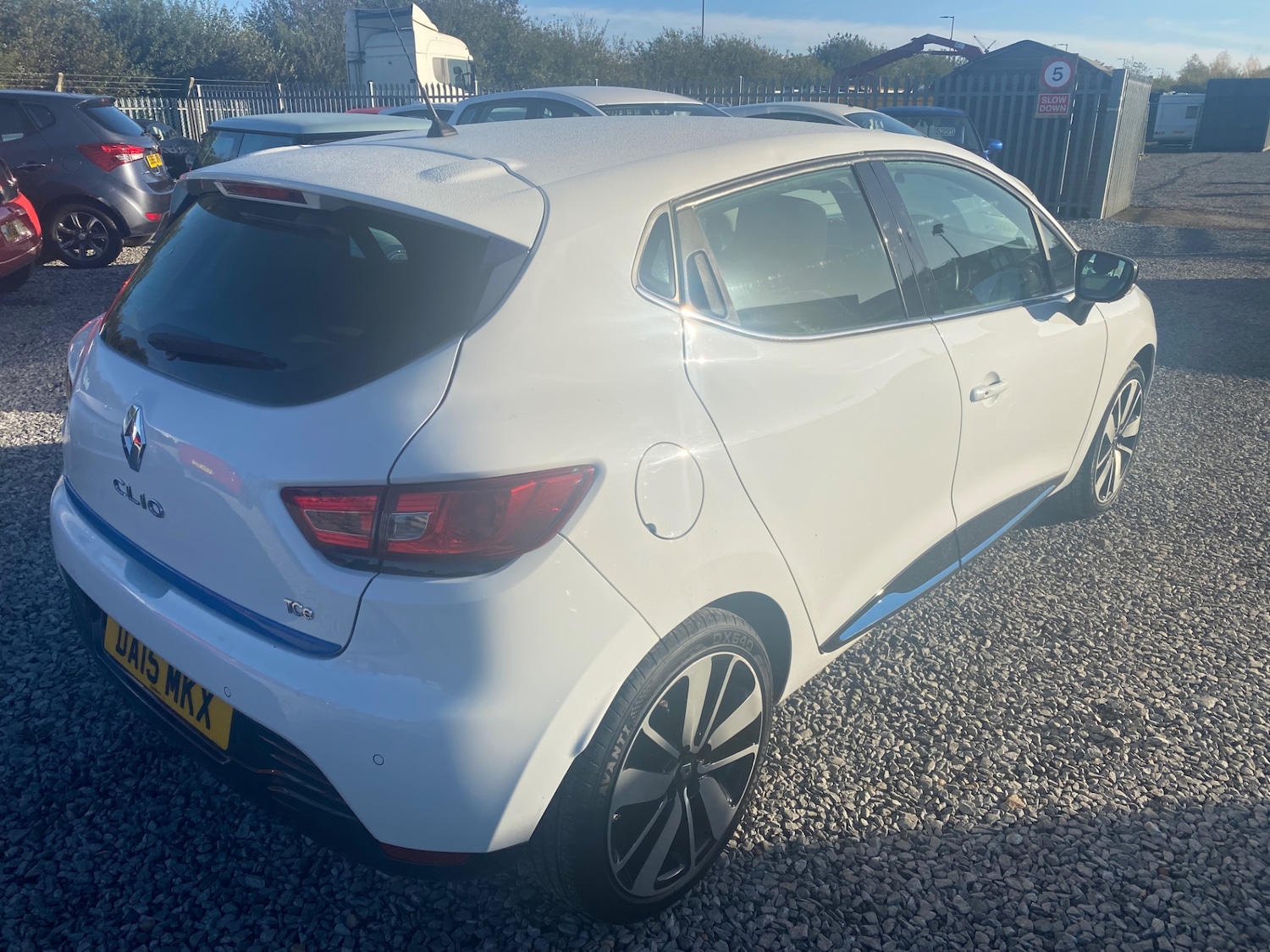 Used Renault Clio 2015 for sale - 76363027: Photo 3