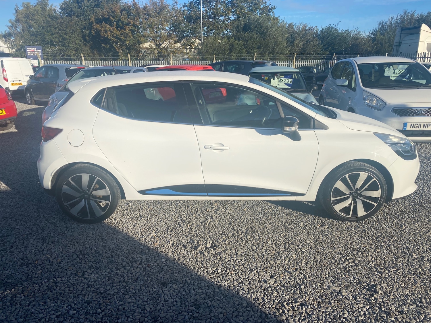 Used Renault Clio 2015 for sale - 76363027: Photo 4