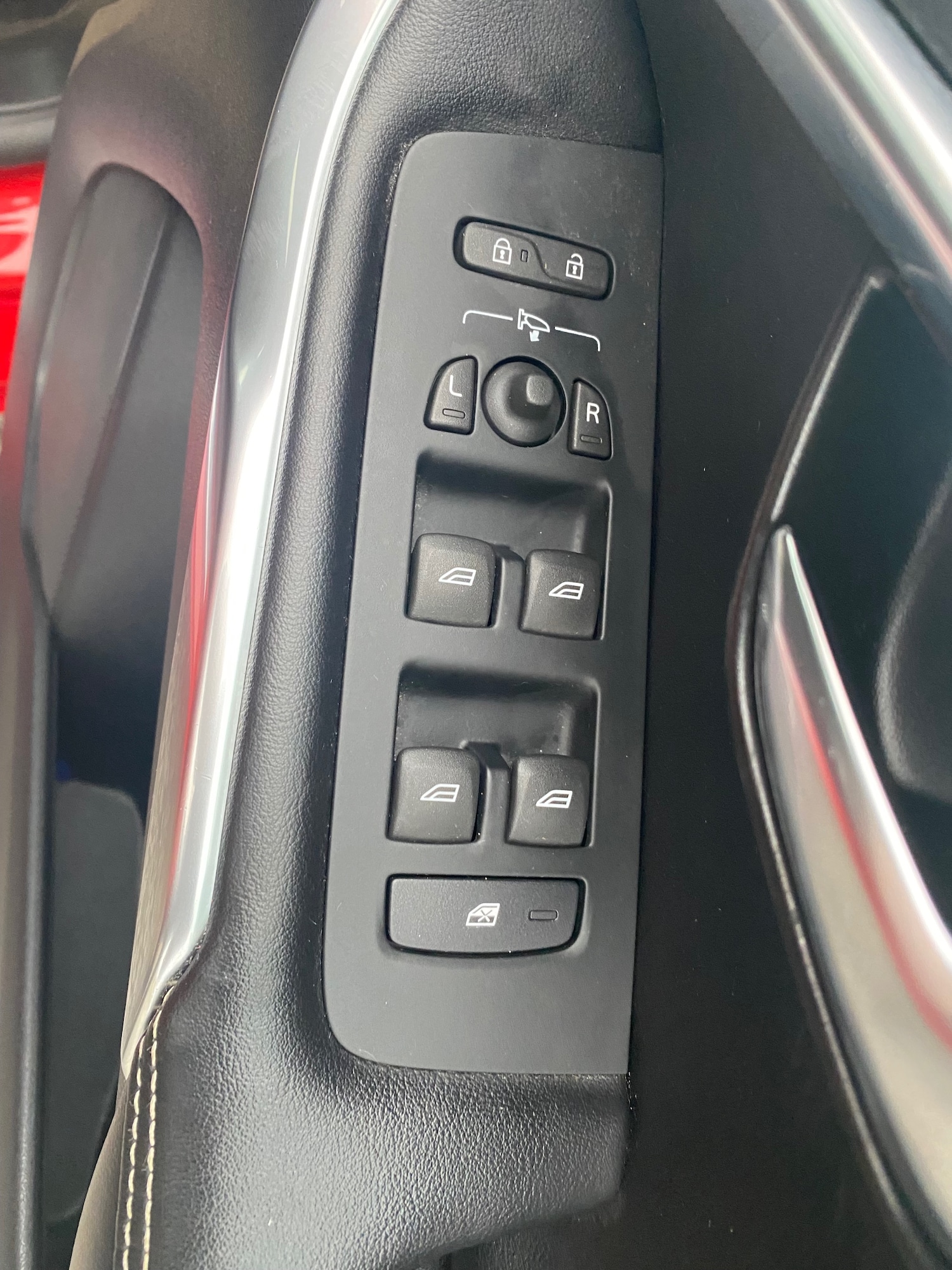 Used Volvo V40 2016 for sale - 77418287: Photo 13