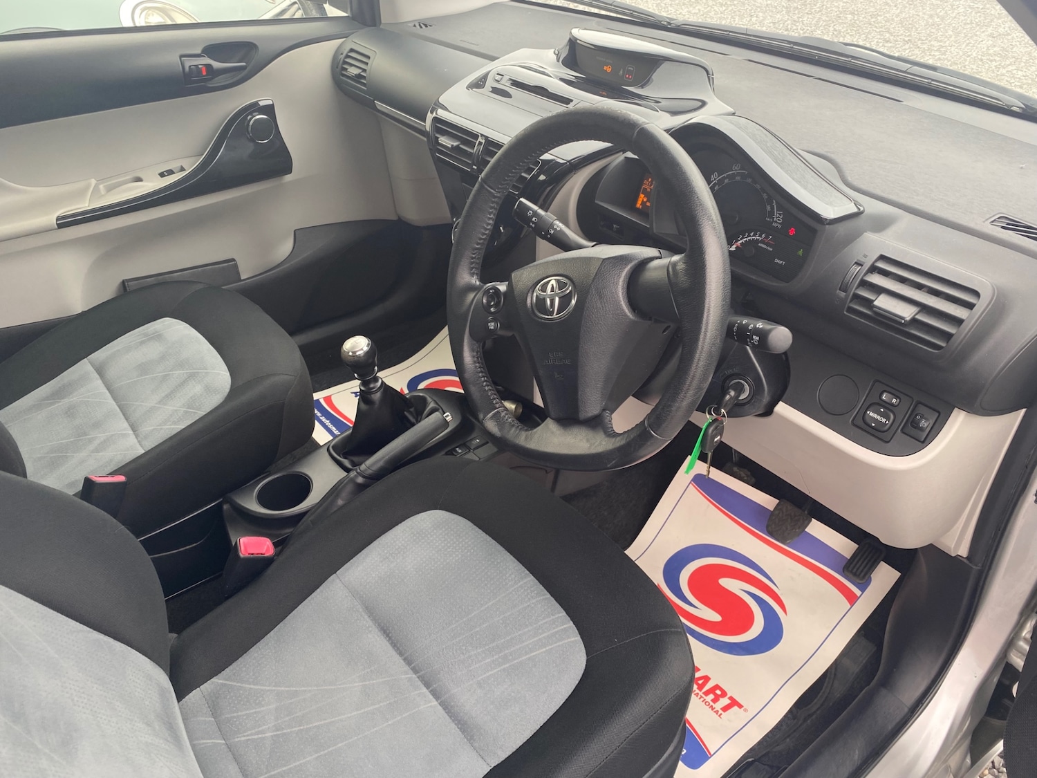 Used Toyota IQ 2014 for sale - 76309686: Photo 8