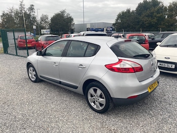 Used Renault Megane 2011 for sale - 76079886: Photo