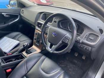 Used Volvo V40 2015 for sale - 73734418: Photo