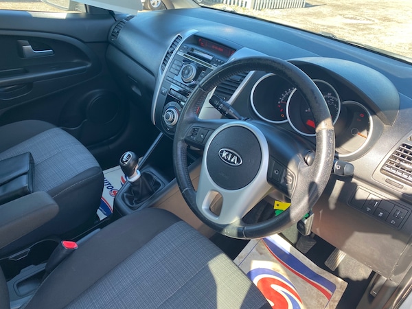 Used Kia Venga 2011 for sale - 75472345: Photo 6