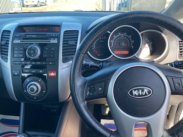 Used Kia Venga 2011 for sale - 75472345: Photo 7