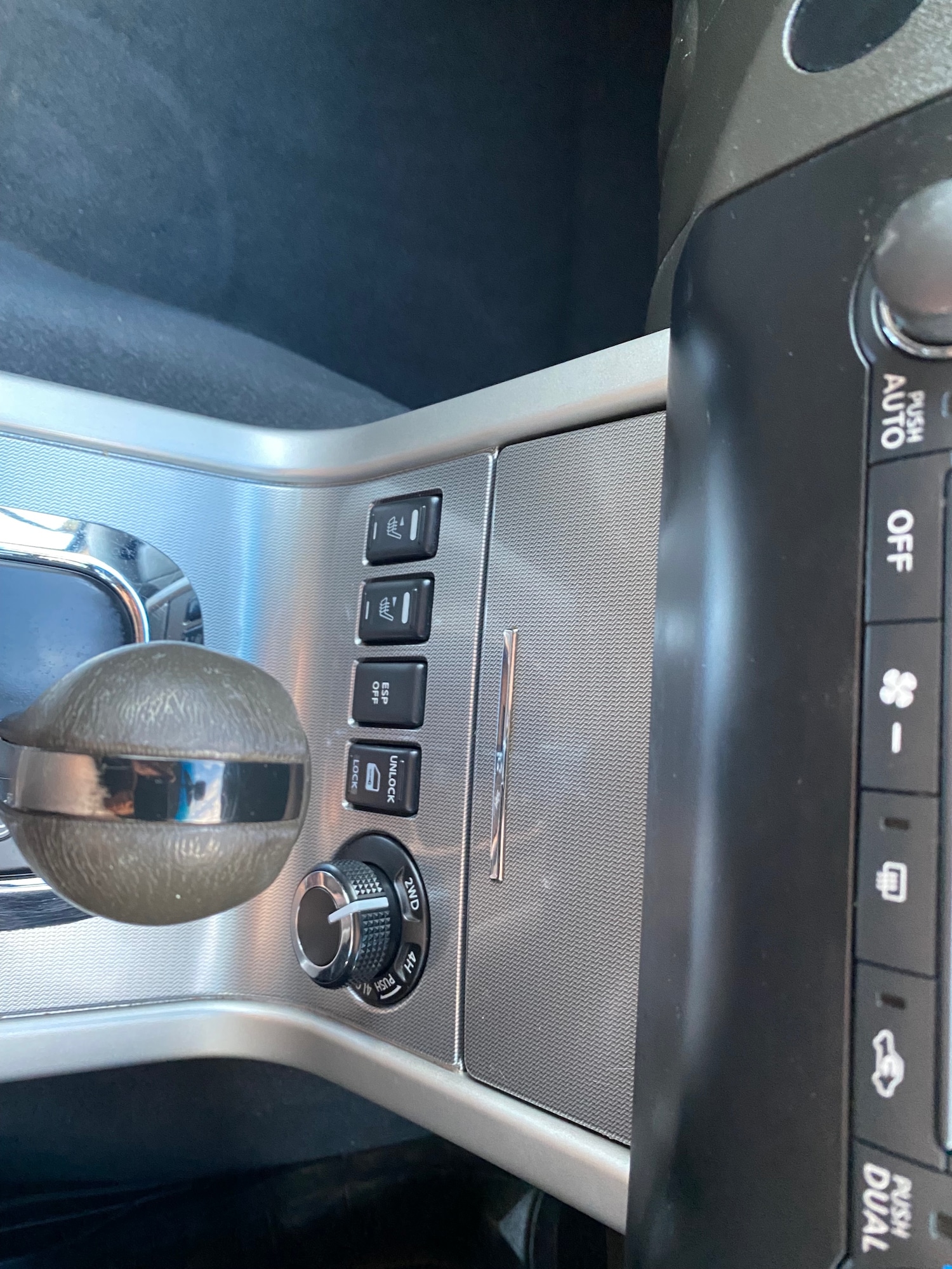 Used Nissan Navara 2012 for sale - 76519282: Photo 9