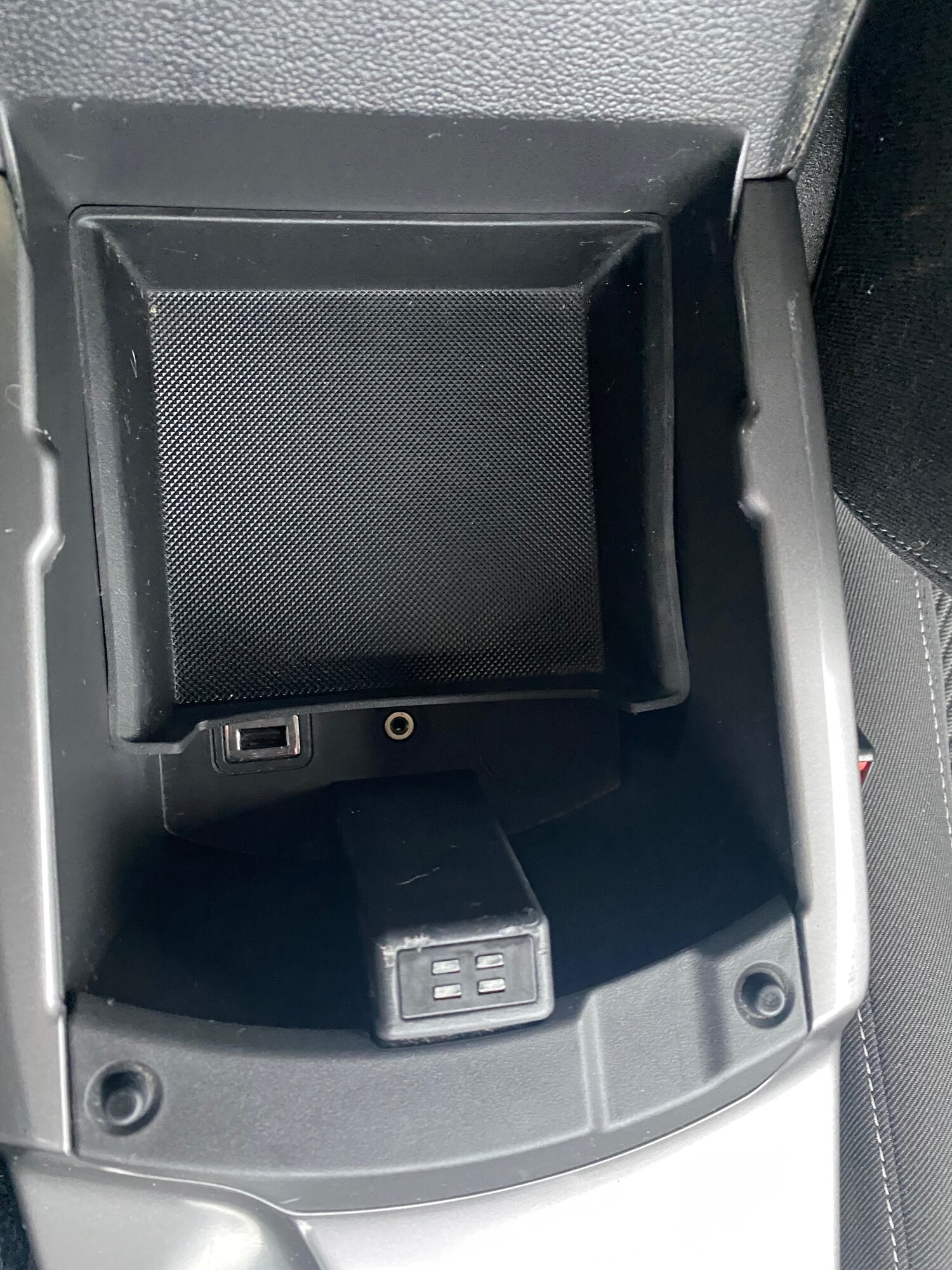 Used Ford Kuga 2015 for sale - 77541710: Photo 12