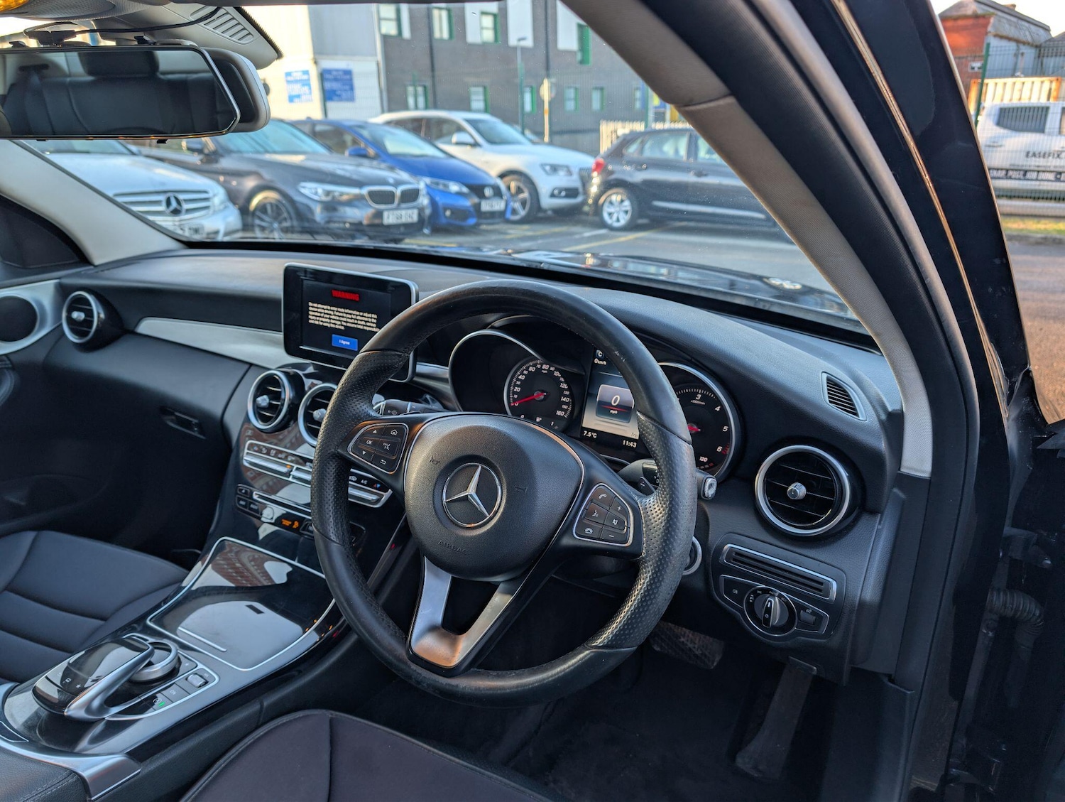 Used Mercedes-Benz C Class 2015 for sale - 77097369: Photo 23