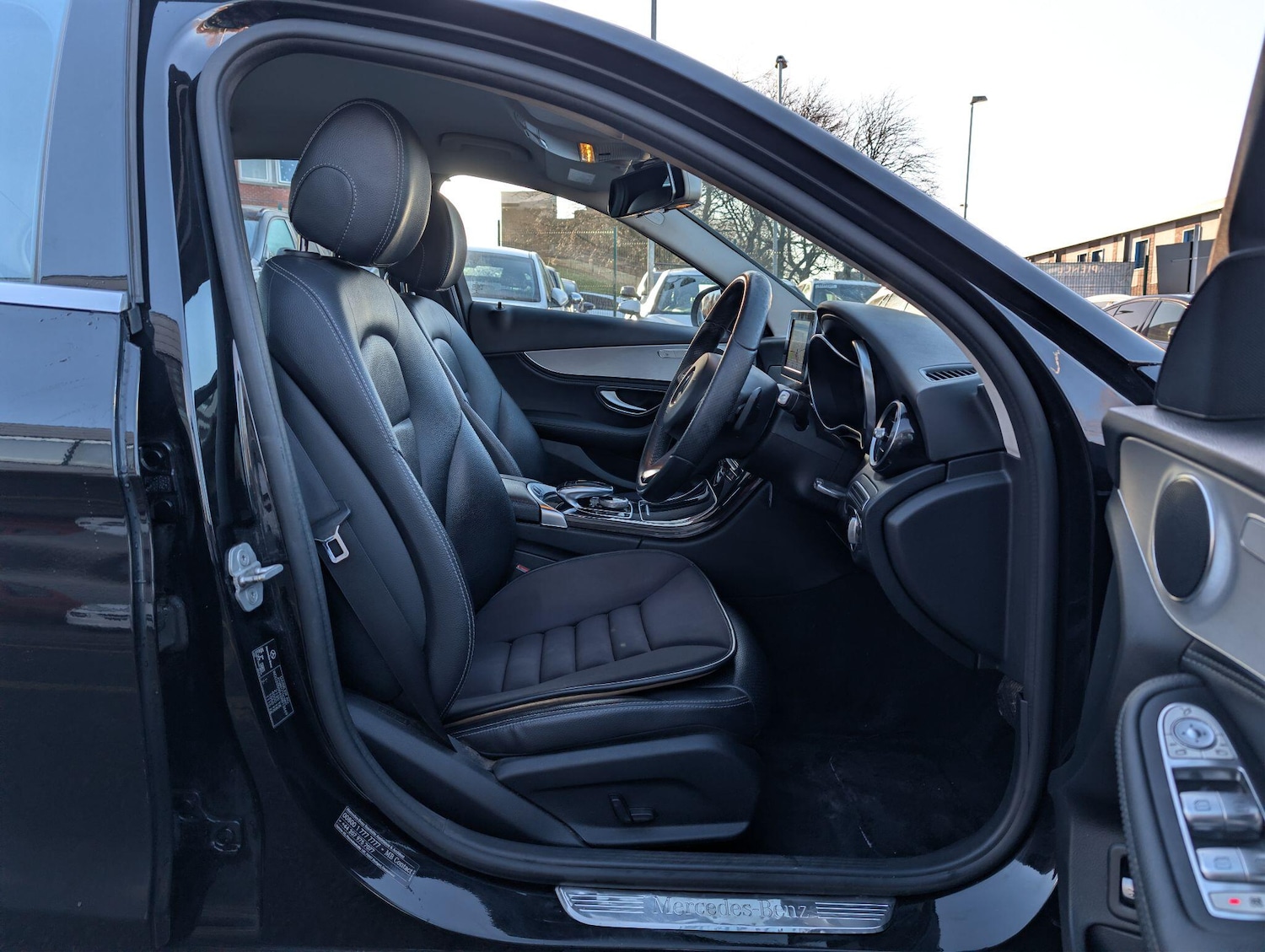 Used Mercedes-Benz C Class 2015 for sale - 77097369: Photo 28