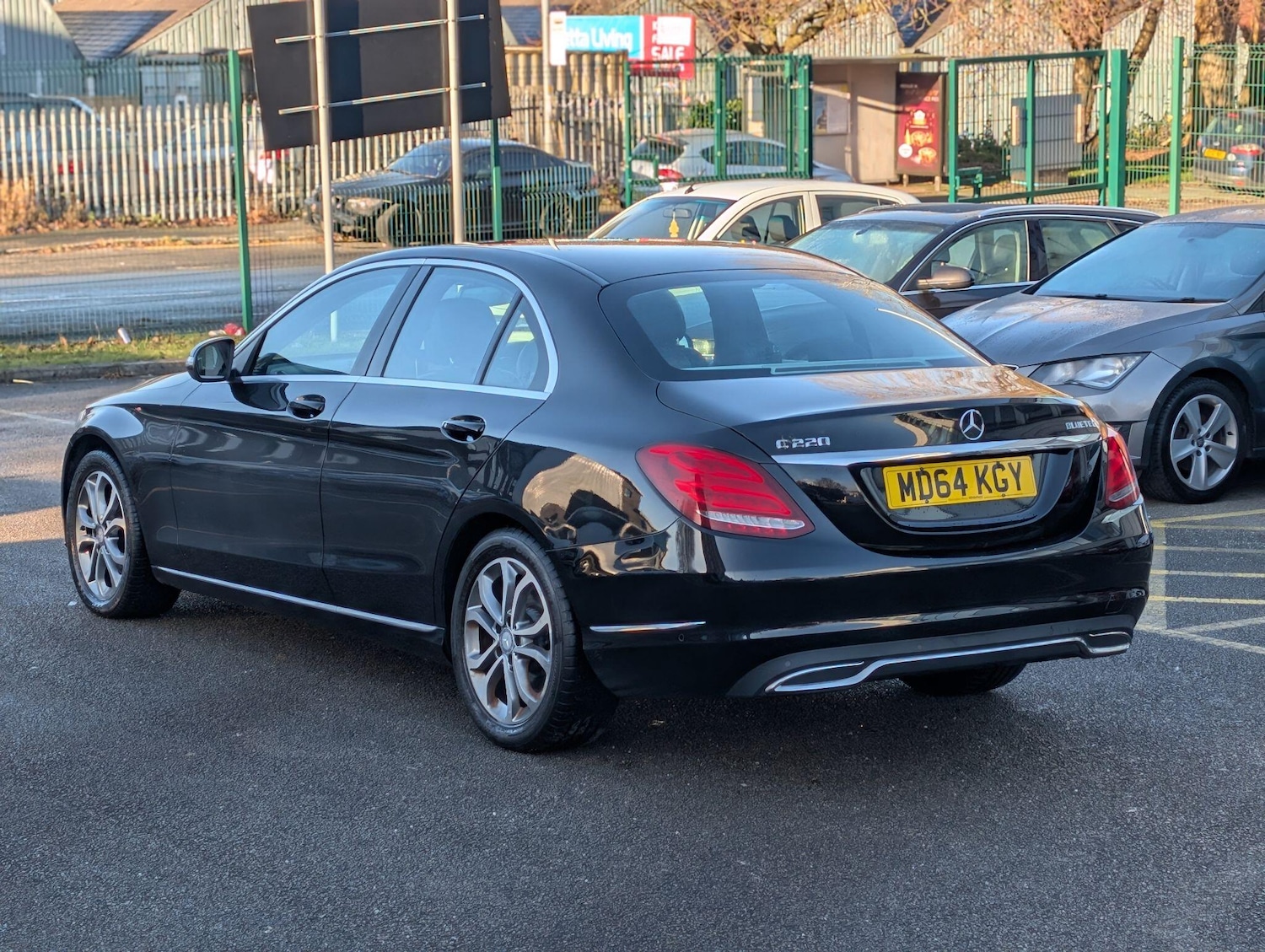 Used Mercedes-Benz C Class 2015 for sale - 77097369: Photo 4