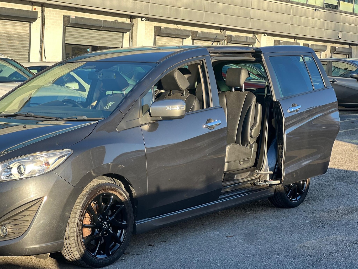 Used Mazda Mazda5 2014 for sale - 76671525: Photo 3