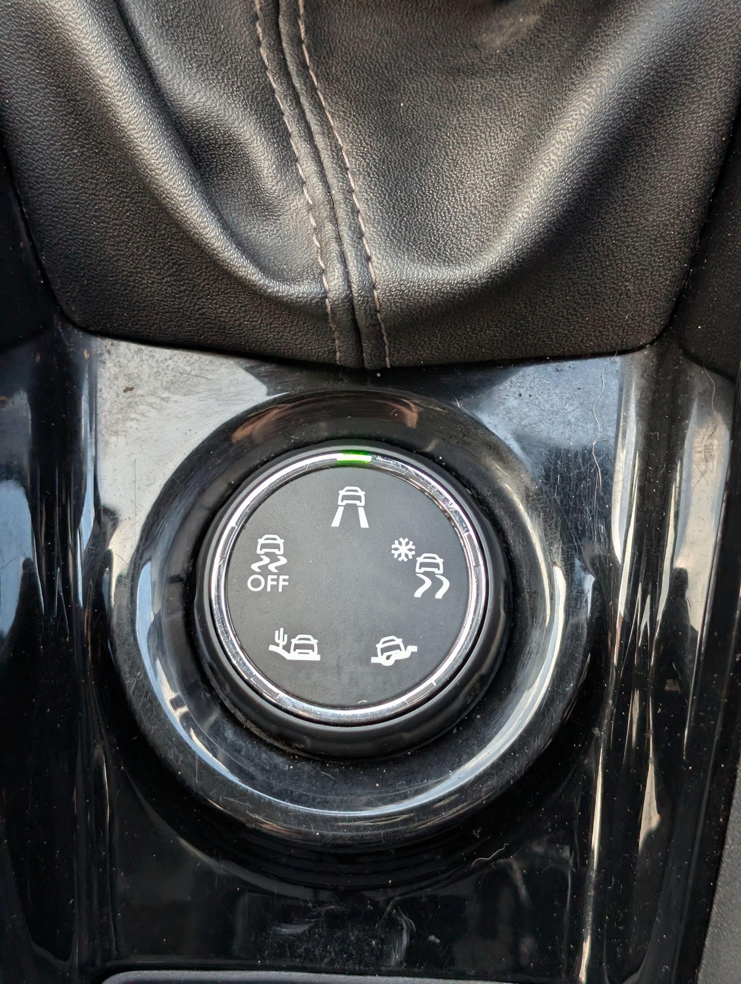 Used Peugeot 2008 2016 for sale - 77657855: Photo 40