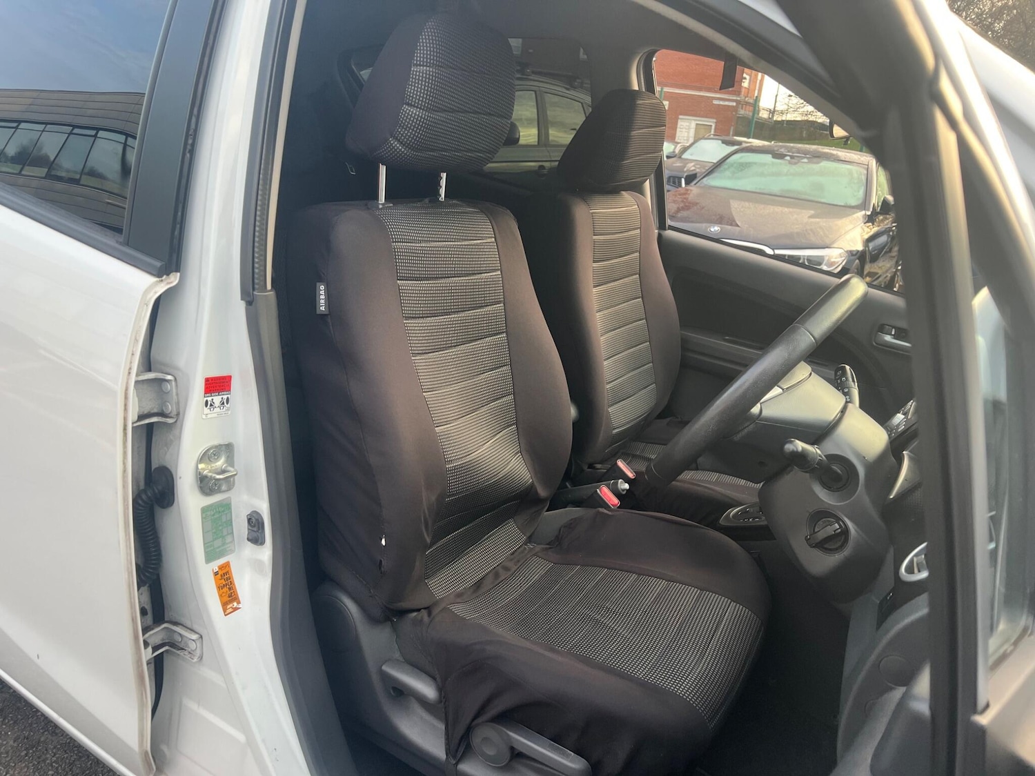 Used Suzuki Splash 2012 for sale - 76701801: Photo 14