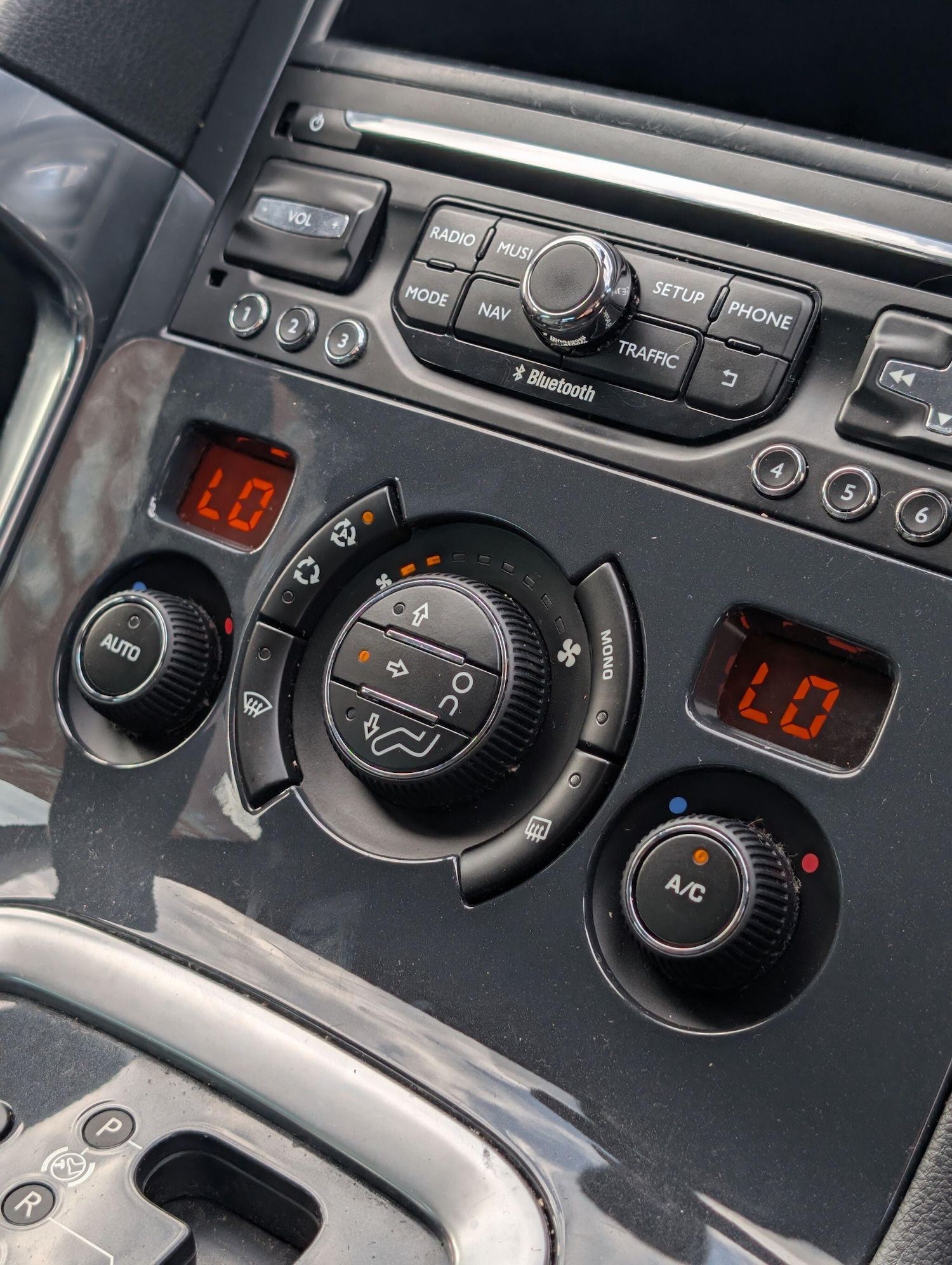 Used Peugeot 3008 2015 for sale - 77799440: Photo 11