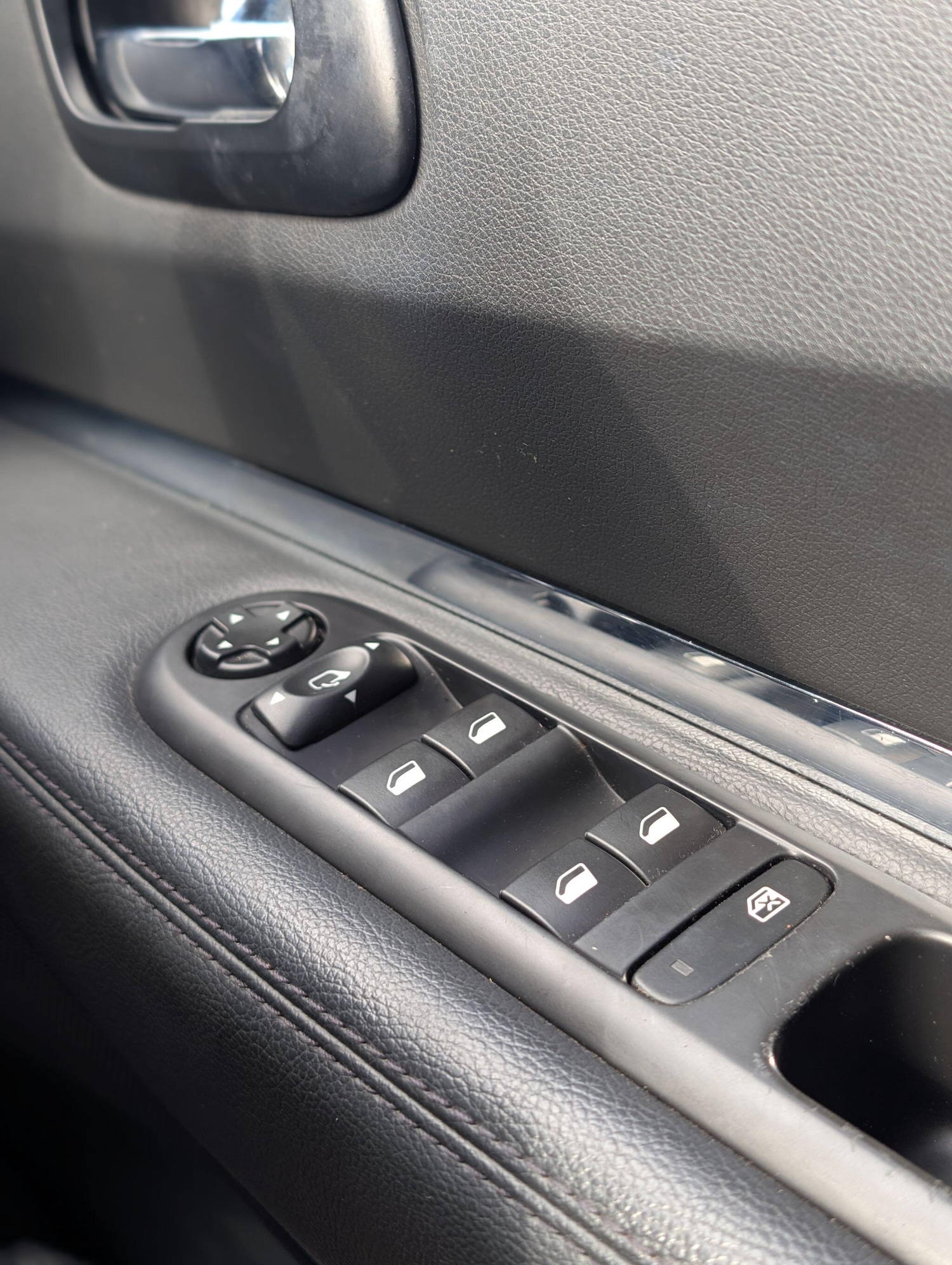 Used Peugeot 3008 2015 for sale - 77799440: Photo 23