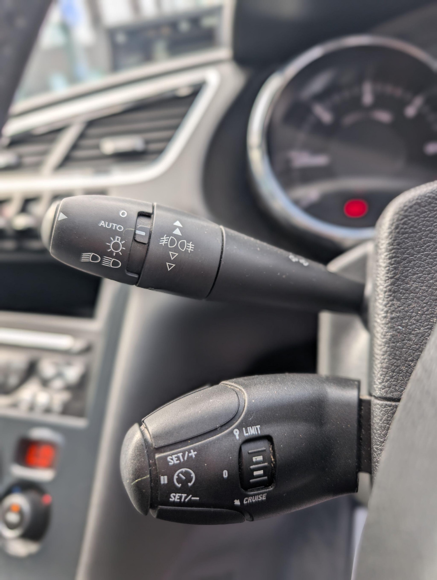 Used Peugeot 3008 2015 for sale - 77799440: Photo 25