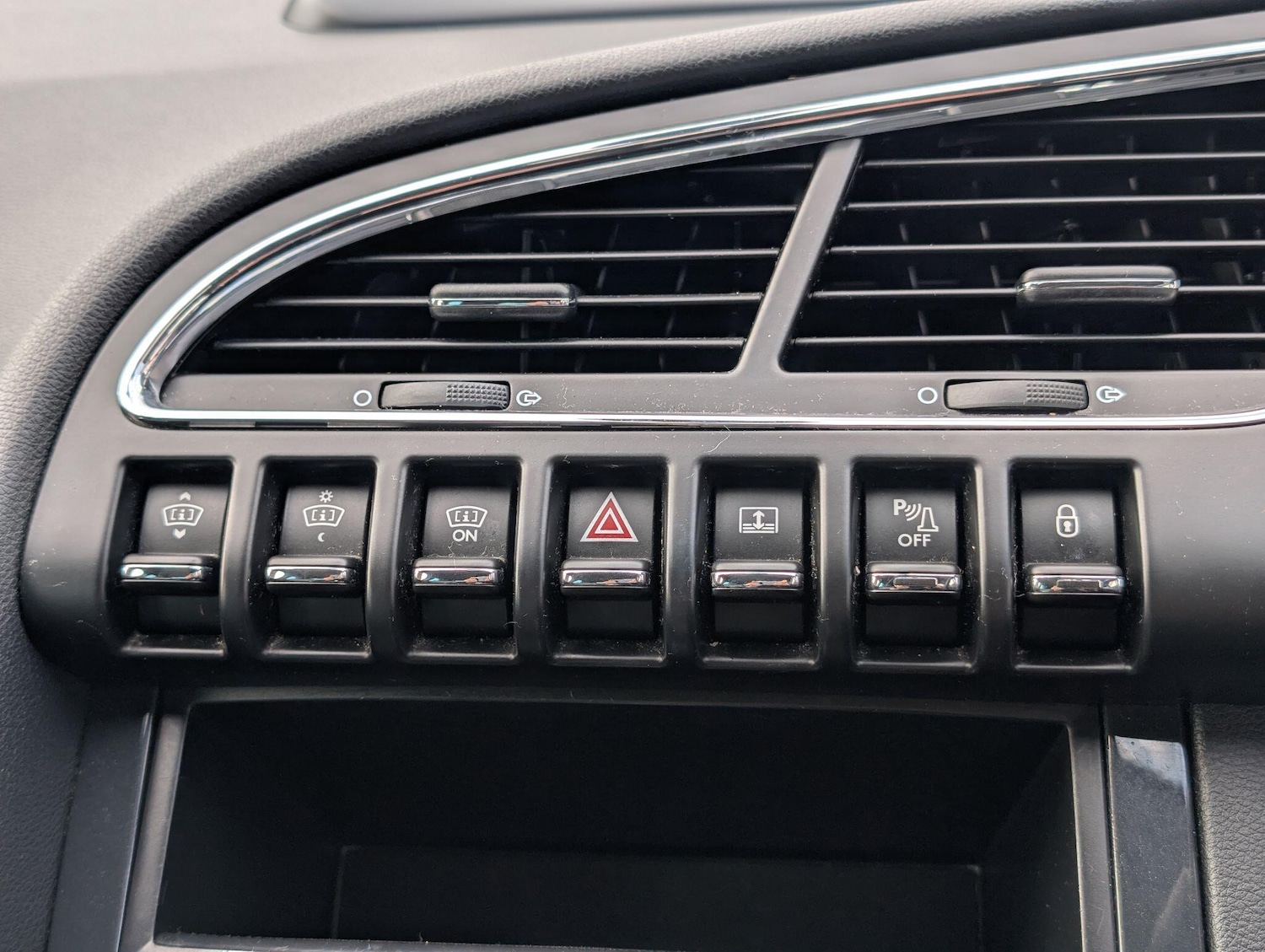 Used Peugeot 3008 2015 for sale - 77799440: Photo 42