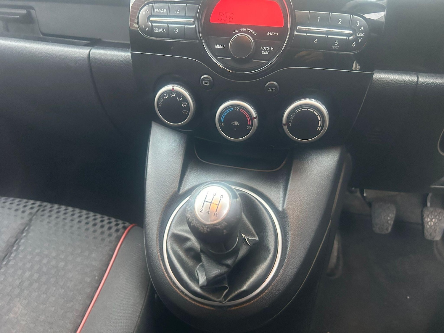 Used Mazda Mazda2 2011 for sale - 76573145: Photo 6