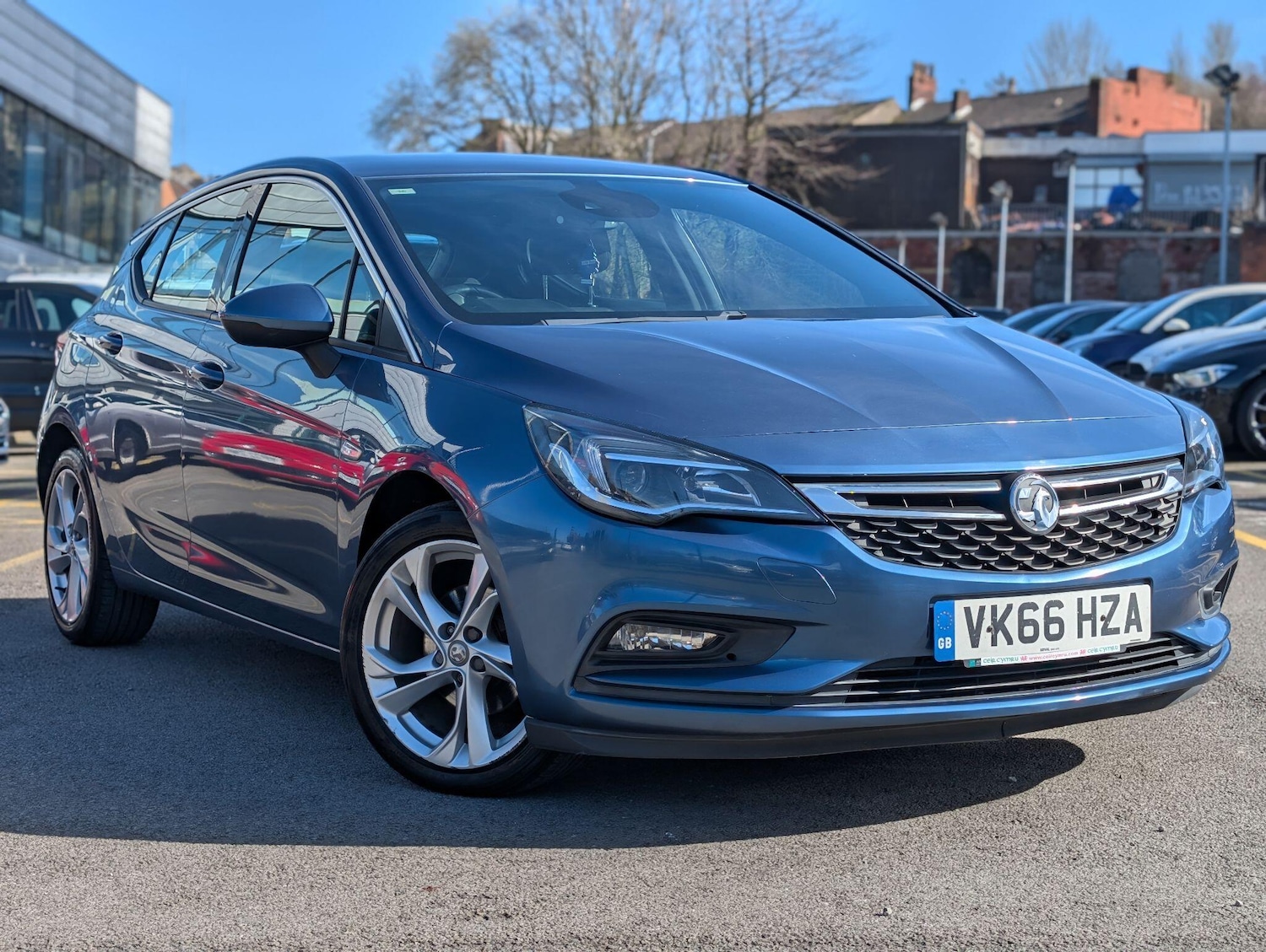 Used Vauxhall Astra 2016 for sale - 77925361: Photo 2