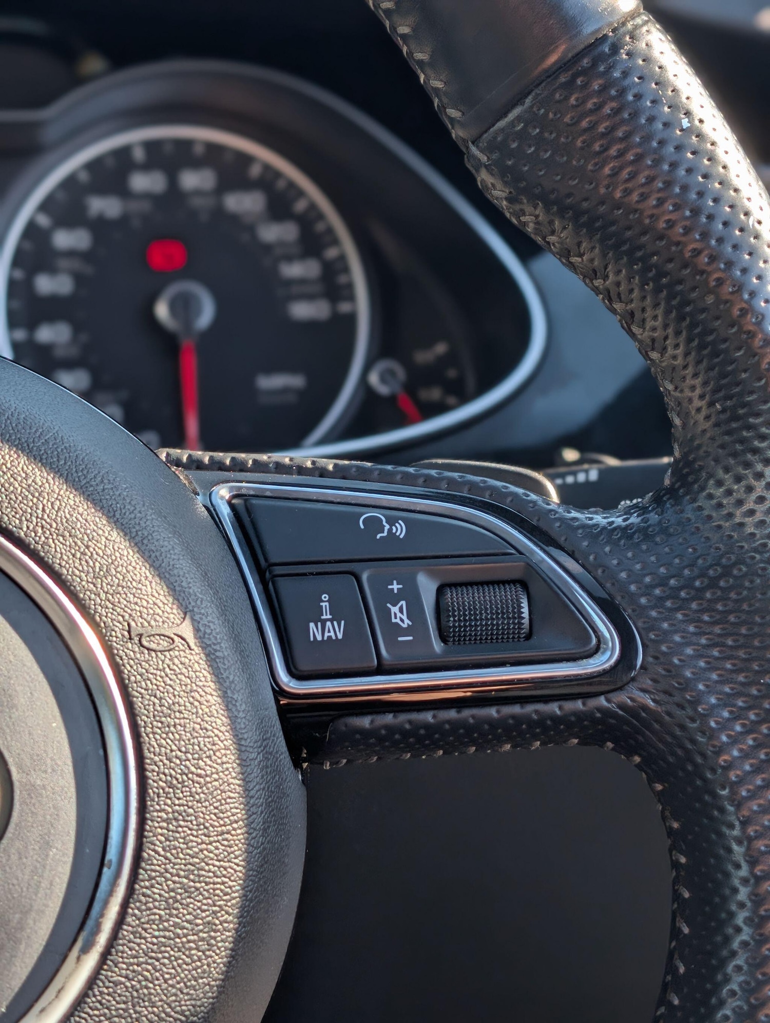 Used Audi A4 2014 for sale - 77799266: Photo 26