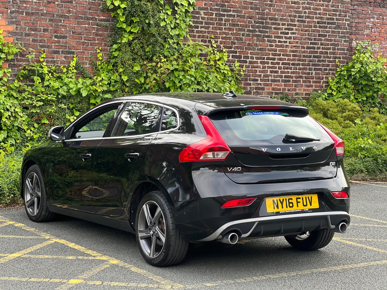 Used Volvo V40 2016 for sale - 76214456: Photo 3