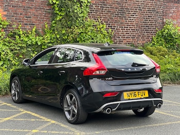 Used Volvo V40 2016 for sale - 76214456: Photo