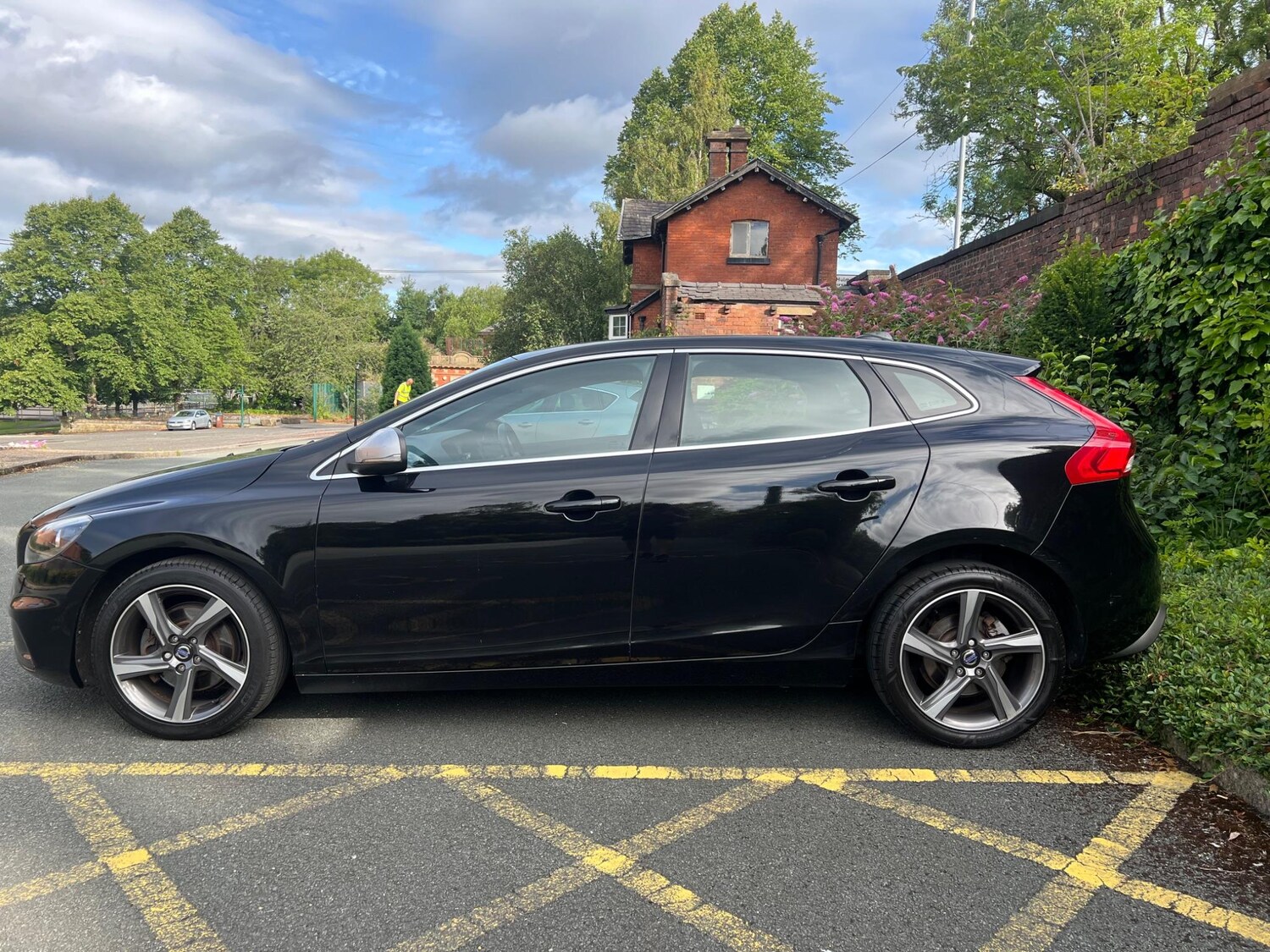 Used Volvo V40 2016 for sale - 76214456: Photo 5