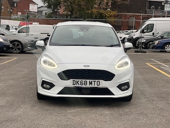 Used Ford Fiesta 2018 for sale - 76336161: Photo