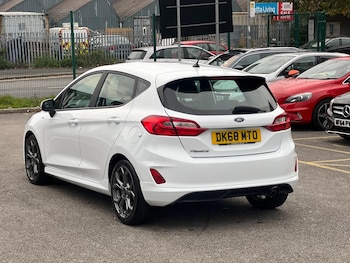 Used Ford Fiesta 2018 for sale - 76336161: Photo