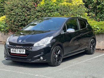 Used Peugeot 208 2017 for sale - 76213927: Photo