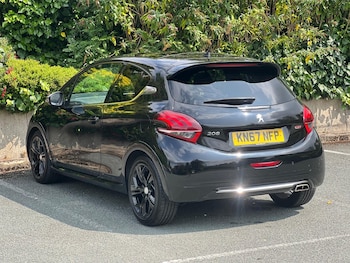 Used Peugeot 208 2017 for sale - 76213927: Photo