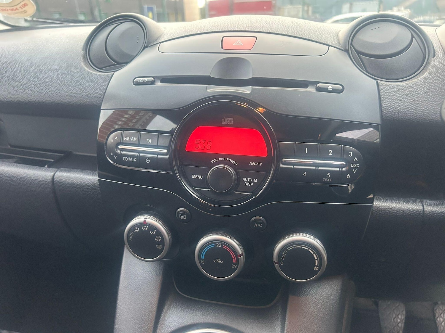 Used Mazda Mazda2 2011 for sale - 76432374: Photo 7